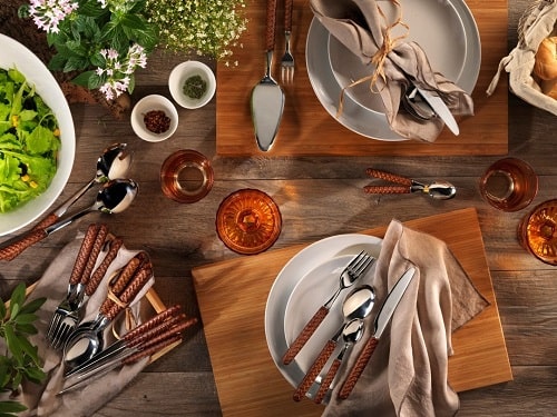 Wood-effect cutlery